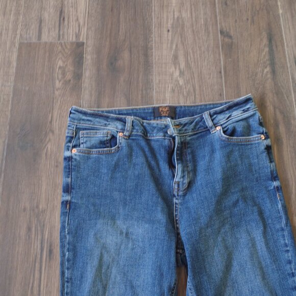 Eco Friendly High Rise Jeas By F&F Made In Pakistan - Picture 3 of 4